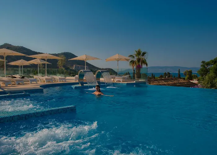 Bellazure Hotel